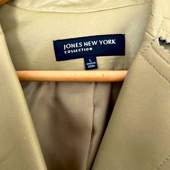 Faux leather blazer jacket. - Picture 4 of 5